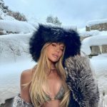 Khloé Kardashian Instagram - It’s giving mob wife vibes…. Faux mob wife of course