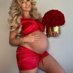 Khloë Terae Instagram - POV you’ve been growing your valentine for 9 months and it’s almost time for her to make her appearance ❣️🥰💌 @fashionnova Los Angeles, California