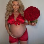Khloë Terae Instagram - POV you’ve been growing your valentine for 9 months and it’s almost time for her to make her appearance ❣️🥰💌 @fashionnova Los Angeles, California