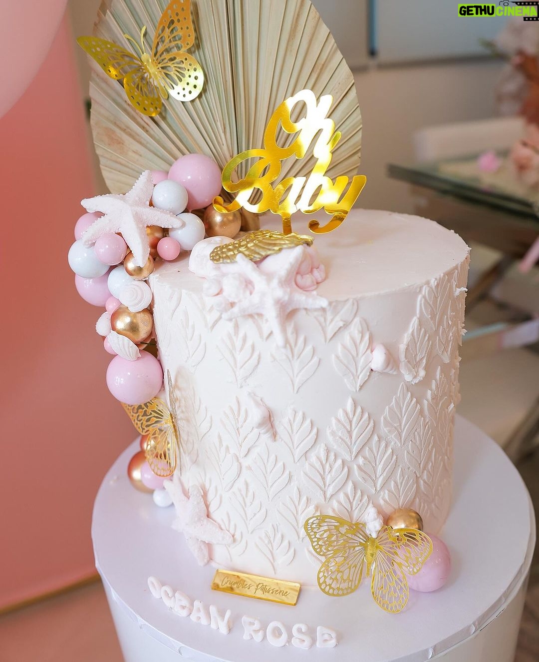 Khloë Terae Instagram - all the beautiful details of the baby shower of my dreams 🎀 Hermosa Beach, California