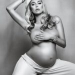 Khloë Terae Instagram - I love being a woman 🤍🖤 our bodies are literally able to create LIFE ✨ @alloriawinterphotography x @makeupgayane1 Los Angeles, California