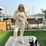 Khloë Terae Instagram - I’ll miss my bump more than anything but I’m so excited to meet you! @fashionnova best believe I’ll be living in cozy tracksuits from here on out! 🫶🏼 #35weeks Marina del Rey, California