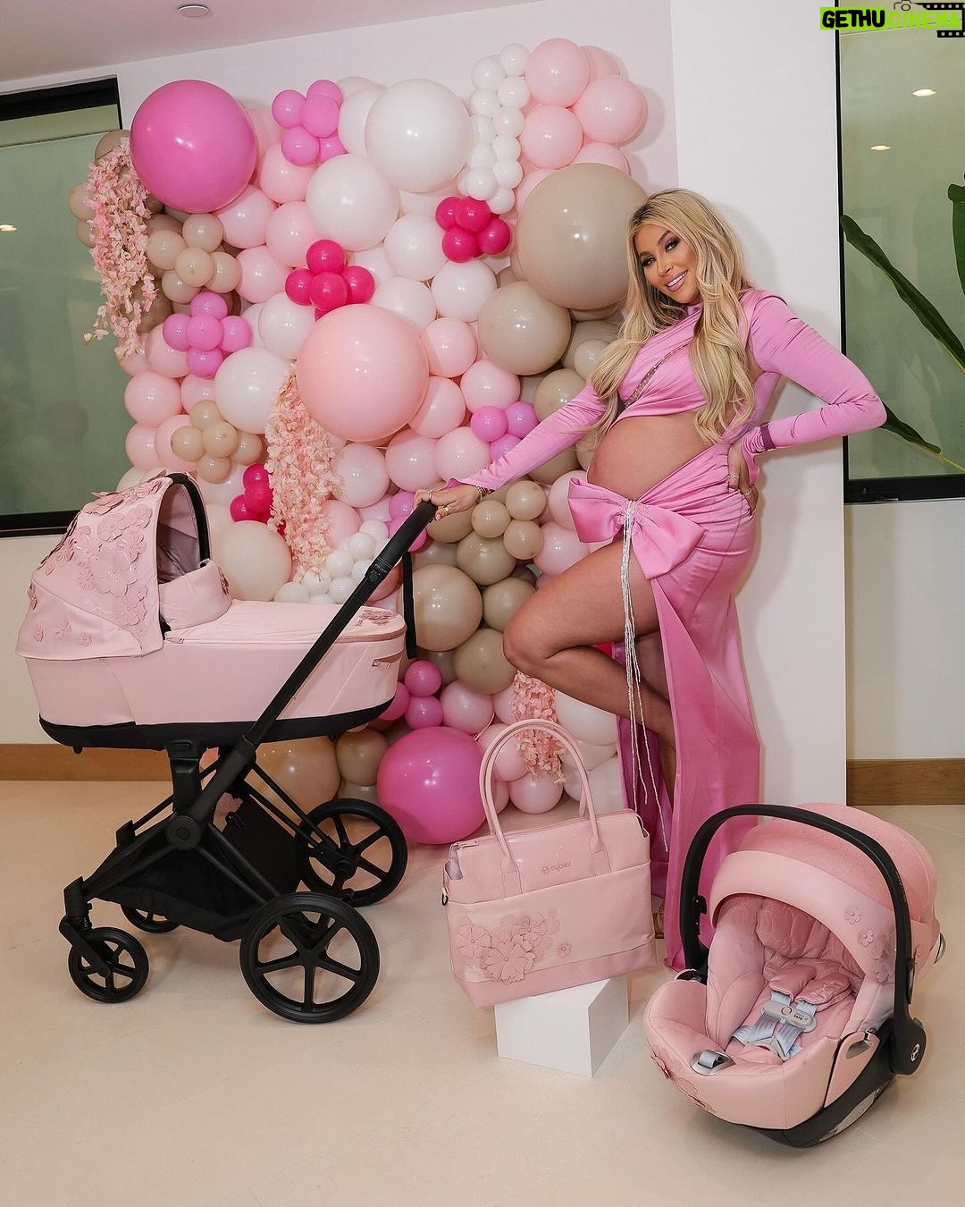 Khloë Terae Instagram - 🥹💕 special thanks to the bestie @bre_tiesi for getting ocean & I the stroller of our dreams @cybex_global @cybex_usa 🎀 Hermosaa Beachh.<3