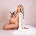 Khloë Terae Instagram - 37 weeks growing you, soon my heart will live outside of my body 🫶🏼 #OceanRose 🎀