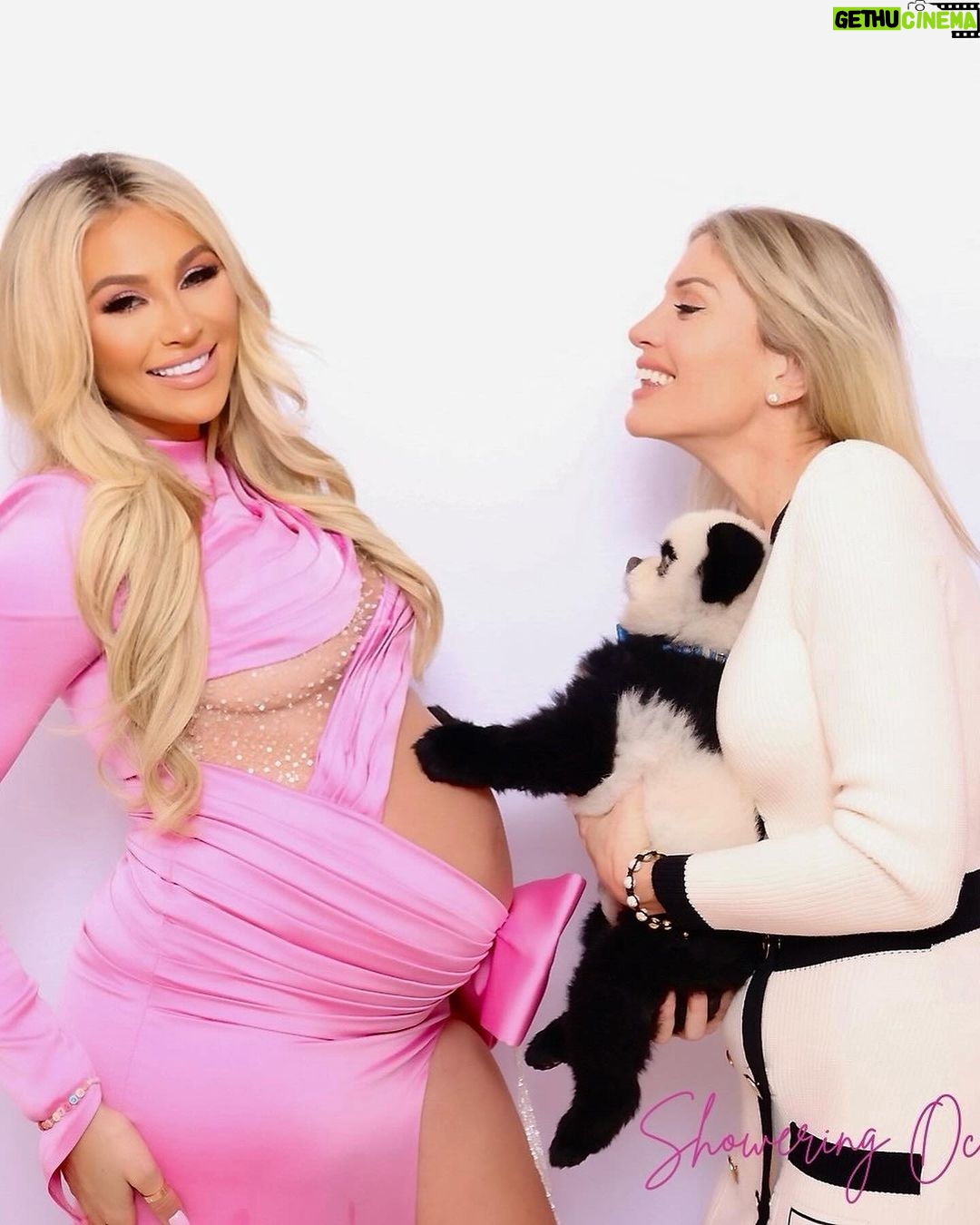 Khloë Terae Instagram - Baby Ocean Rose on board 👶💕👶 @khloe x @hofitgolanofficial Celebrating @khloe baby shower in beautiful #hermosa beach with the ultimate girl squad There together every step of the way through this magical journey. #losangeles #valifornia Special Thanks to Event Coordinator @pritynpinkproductions @Amaranthine.la Floral Arrangements @arakssa Florist @lafleurclose Meat Guy @themeatguyLA Cake @crumbles_patisserie Cookies and Strawberries @chocolatedelightsbyrima Photobooth @gray.photobooth Hermosa Beach, California