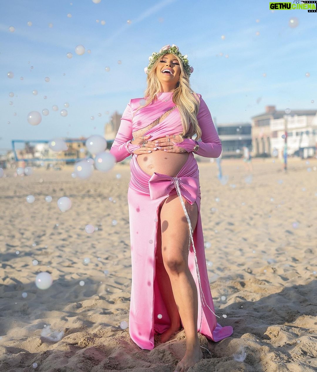 Khloë Terae Instagram - Just a little photodump from the most magical baby shower I could’ve ever dreamed of! Special thanks to everyone who helped make it so incredibly beautiful! 🎀🌊🌹✨💕 Ocean & mama felt the LOVE !!! ◦ MiniPancakes @Mini.pancakes.lane ◦ Cake backdrop @monie_balloons ◦ Lower Level Balloon backdrop @bakiballoons ◦ Flower crowns @Amaranthine.la ◦ Florists @arakssa ◦ Florist @lafleurclose ◦ Coconuts @Pimentacoconutengraving ◦ Grazing Boards @picnicgrazingco ◦ Baby Ocean welcome Sign @Personalizedplaques ◦ Friendship Bracelets @omgigi1111 ◦ Bubbles @sparkify_events ◦ Glow energy drink @drinkglow ◦ Gio Sponsor Security, servers, DJ @exoticahookah_ ◦ Tequila @tequilagrandiamante ◦ Meat Guy @meatguyLA ◦ Bre’s present Stroller @cybex_usa @cybex_global ◦ DJ @djnino_official ◦ Cake @crumbles_patisserie ◦ Cookies and Strawberries @chocolatedelightsbyrima ◦ Photography @twistimages ◦ Videographer @realproductions.inc ◦ Event Coordinator @pritynpinkproductions Hermosaa Beachh.<3