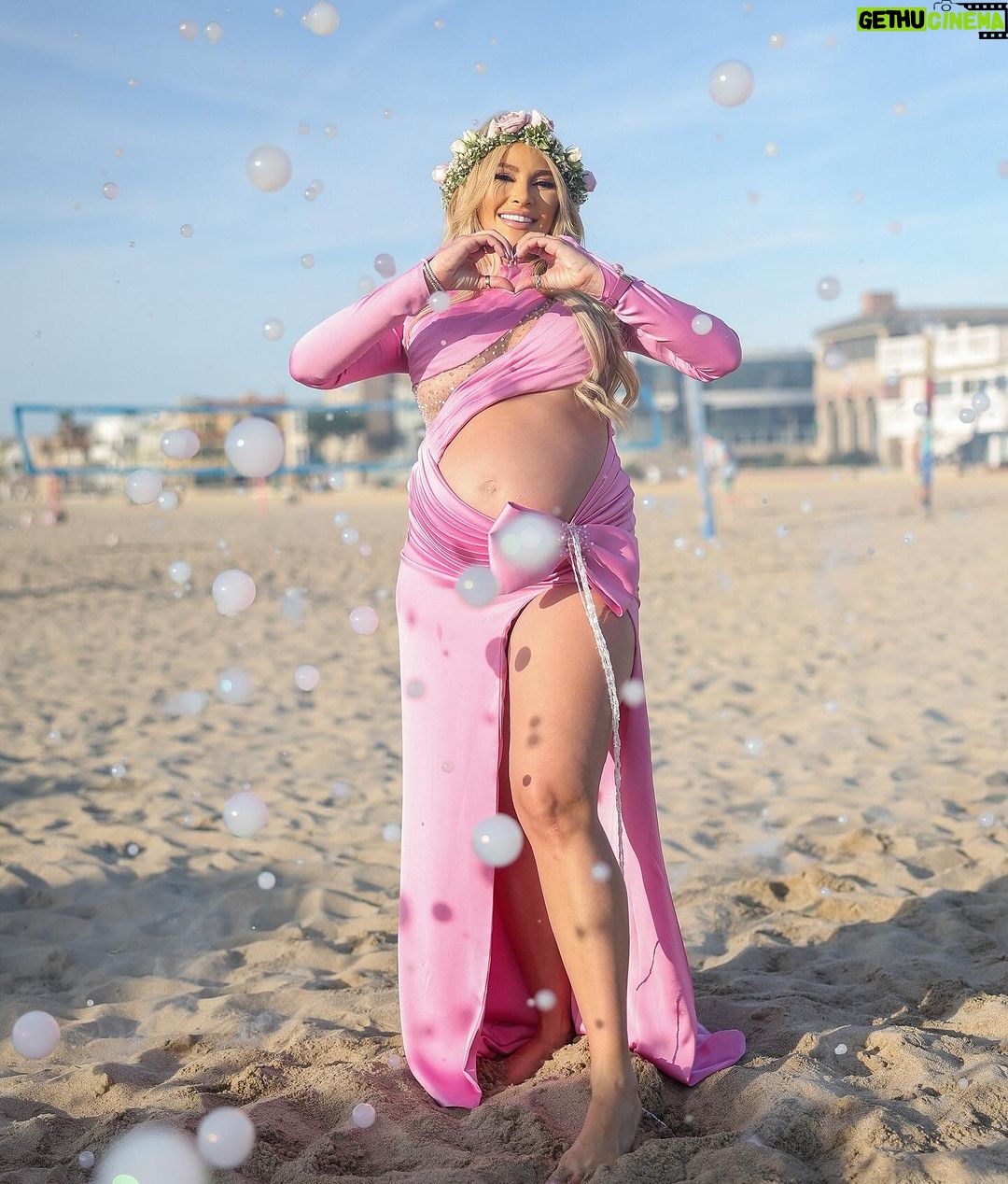 Khloë Terae Instagram - Just a little photodump from the most magical baby shower I could’ve ever dreamed of! Special thanks to everyone who helped make it so incredibly beautiful! 🎀🌊🌹✨💕 Ocean & mama felt the LOVE !!! ◦ MiniPancakes @Mini.pancakes.lane ◦ Cake backdrop @monie_balloons ◦ Lower Level Balloon backdrop @bakiballoons ◦ Flower crowns @Amaranthine.la ◦ Florists @arakssa ◦ Florist @lafleurclose ◦ Coconuts @Pimentacoconutengraving ◦ Grazing Boards @picnicgrazingco ◦ Baby Ocean welcome Sign @Personalizedplaques ◦ Friendship Bracelets @omgigi1111 ◦ Bubbles @sparkify_events ◦ Glow energy drink @drinkglow ◦ Gio Sponsor Security, servers, DJ @exoticahookah_ ◦ Tequila @tequilagrandiamante ◦ Meat Guy @meatguyLA ◦ Bre’s present Stroller @cybex_usa @cybex_global ◦ DJ @djnino_official ◦ Cake @crumbles_patisserie ◦ Cookies and Strawberries @chocolatedelightsbyrima ◦ Photography @twistimages ◦ Videographer @realproductions.inc ◦ Event Coordinator @pritynpinkproductions Hermosaa Beachh.<3