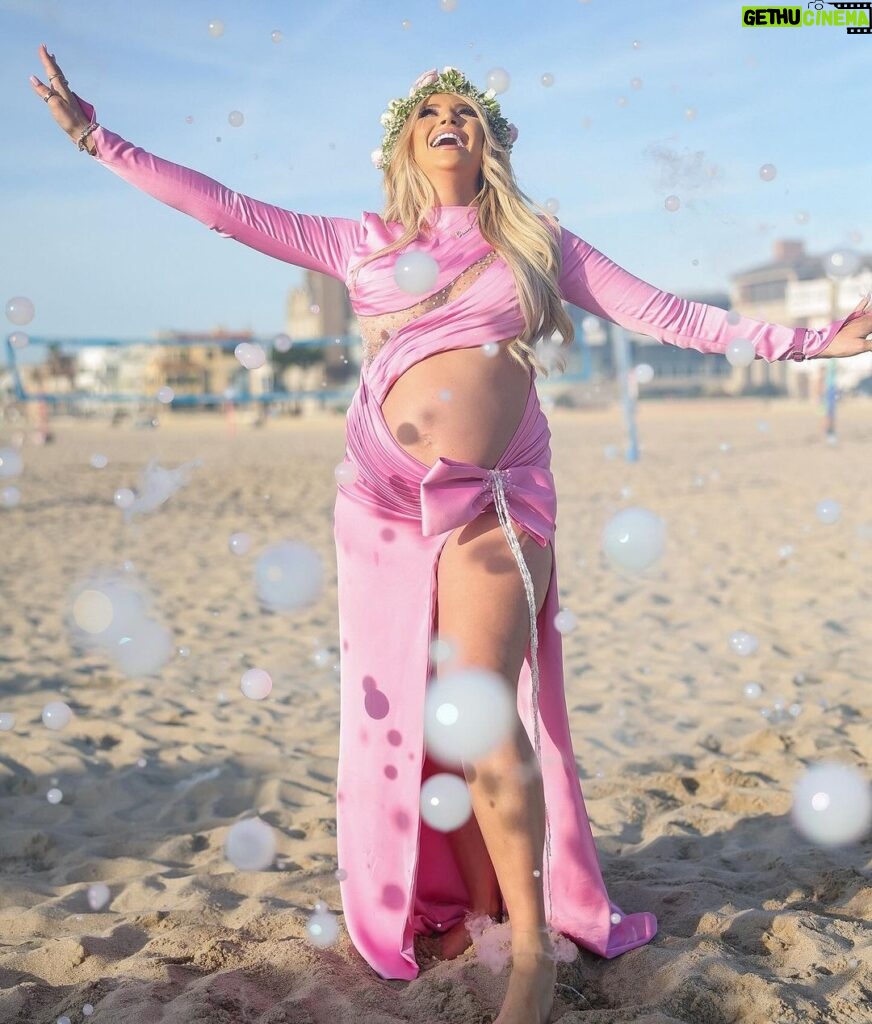 Khloë Terae Instagram - Just a little photodump from the most magical baby shower I could’ve ever dreamed of! Special thanks to everyone who helped make it so incredibly beautiful! 🎀🌊🌹✨💕 Ocean & mama felt the LOVE !!! ◦ MiniPancakes @Mini.pancakes.lane ◦ Cake backdrop @monie_balloons ◦ Lower Level Balloon backdrop @bakiballoons ◦ Flower crowns @Amaranthine.la ◦ Florists @arakssa ◦ Florist @lafleurclose ◦ Coconuts @Pimentacoconutengraving ◦ Grazing Boards @picnicgrazingco ◦ Baby Ocean welcome Sign @Personalizedplaques ◦ Friendship Bracelets @omgigi1111 ◦ Bubbles @sparkify_events ◦ Glow energy drink @drinkglow ◦ Gio Sponsor Security, servers, DJ @exoticahookah_ ◦ Tequila @tequilagrandiamante ◦ Meat Guy @meatguyLA ◦ Bre’s present Stroller @cybex_usa @cybex_global ◦ DJ @djnino_official ◦ Cake @crumbles_patisserie ◦ Cookies and Strawberries @chocolatedelightsbyrima ◦ Photography @twistimages ◦ Videographer @realproductions.inc ◦ Event Coordinator @pritynpinkproductions Hermosaa Beachh.<3