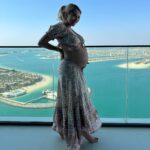 Khloë Terae Instagram - Dancing to the beat of our own hearts 🫶🏼✨ Dubai, United Arab Emirates