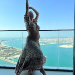 Khloë Terae Instagram - Dancing to the beat of our own hearts 🫶🏼✨ Dubai, United Arab Emirates