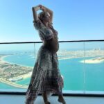 Khloë Terae Instagram - Dancing to the beat of our own hearts 🫶🏼✨ Dubai, United Arab Emirates