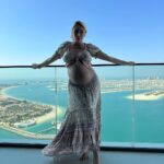 Khloë Terae Instagram - Dancing to the beat of our own hearts 🫶🏼✨ Dubai, United Arab Emirates