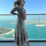 Khloë Terae Instagram - Dancing to the beat of our own hearts 🫶🏼✨ Dubai, United Arab Emirates