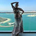 Khloë Terae Instagram - Dancing to the beat of our own hearts 🫶🏼✨ Dubai, United Arab Emirates