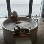 Khloë Terae Instagram - pretty insane how much your life can change in a year 🛁 🫧 ready for what’s coming while being grateful for every moment it took to get me here 🤍✨🌊 Raffles Maldives Meradhoo
