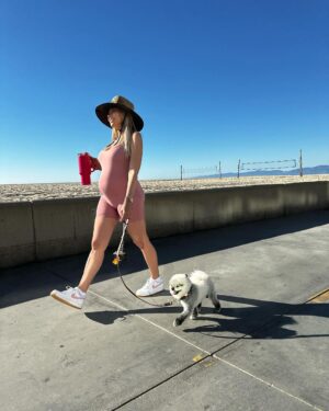 Khloë Terae Instagram - things that make me happy (: