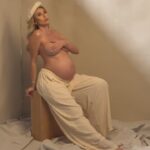 Khloë Terae Instagram - tall tan young & growing into our third trimester 🫶🏼✨🐚 Los Angeles, California