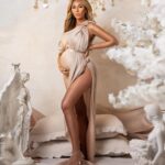 Khloë Terae Instagram - being pregnant just means that every day I wake up I am one day closer to meeting the love of my life 🫶🏼✨ #26weeks Oia Santorini, Greece