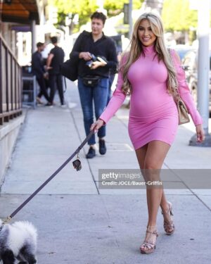 Khloë Terae Instagram - BUMPIN’ 🎀