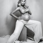 Khloë Terae Instagram - I love being a woman 🤍🖤 our bodies are literally able to create LIFE ✨ @alloriawinterphotography x @makeupgayane1 Los Angeles, California