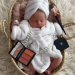 Khloë Terae Instagram - Two weeks of loving my GLAMOROUS little princess 👸🏼🧖🏼‍♀️🍼 Beverly Hills, California