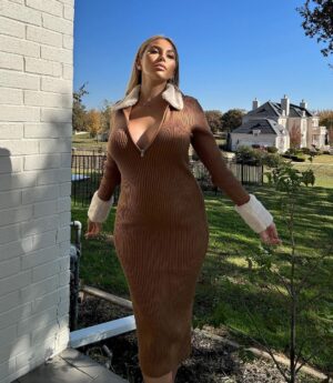 Khloë Terae Instagram - COZY 🧸 search “Lola fur trimmed sweater midi dress in mocha” 

Get this look from @fashionnova ! 50-85% off EVERYTHING!!! Hurry it’s the  #blackfriday sale! 

#fashionnova