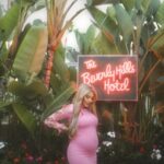 Khloë Terae Instagram - Queen & Princess of Beverly Hills 👸🏼💕🌴 Beverly Hills Hotel