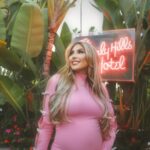 Khloë Terae Instagram - Queen & Princess of Beverly Hills 👸🏼💕🌴 Beverly Hills Hotel