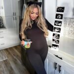 Khloë Terae Instagram – Half way there, baby! 🍦🖤🤰🏼

#Halfbaked #pregnancy #20weeks Los Angeles, California