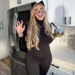 Khloë Terae Instagram – Half way there, baby! 🍦🖤🤰🏼

#Halfbaked #pregnancy #20weeks Los Angeles, California