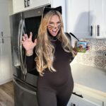 Khloë Terae Instagram – Half way there, baby! 🍦🖤🤰🏼

#Halfbaked #pregnancy #20weeks Los Angeles, California