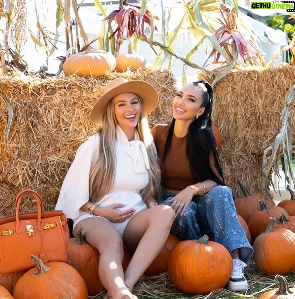 Khloë Terae Instagram - & just think next year there will be four of us 🎃🎃🎃🎃 Calabasas Pumpkin Festival
