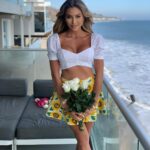 Khloë Terae Instagram - do you remember when you prayed for everything you have now? ✨ #grateful #thankful #blessed #throwback 💐🌊 what do we think of the darker blonde?! Malibu Beach