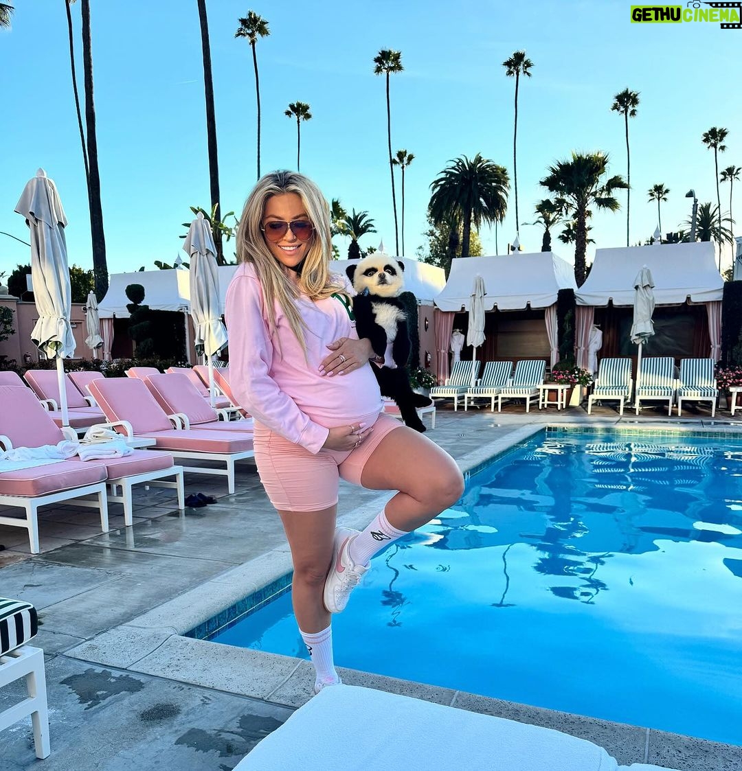 Khloë Terae Instagram - throwback to the iconic pink palace 🎀 The Beverly Hills Hotel