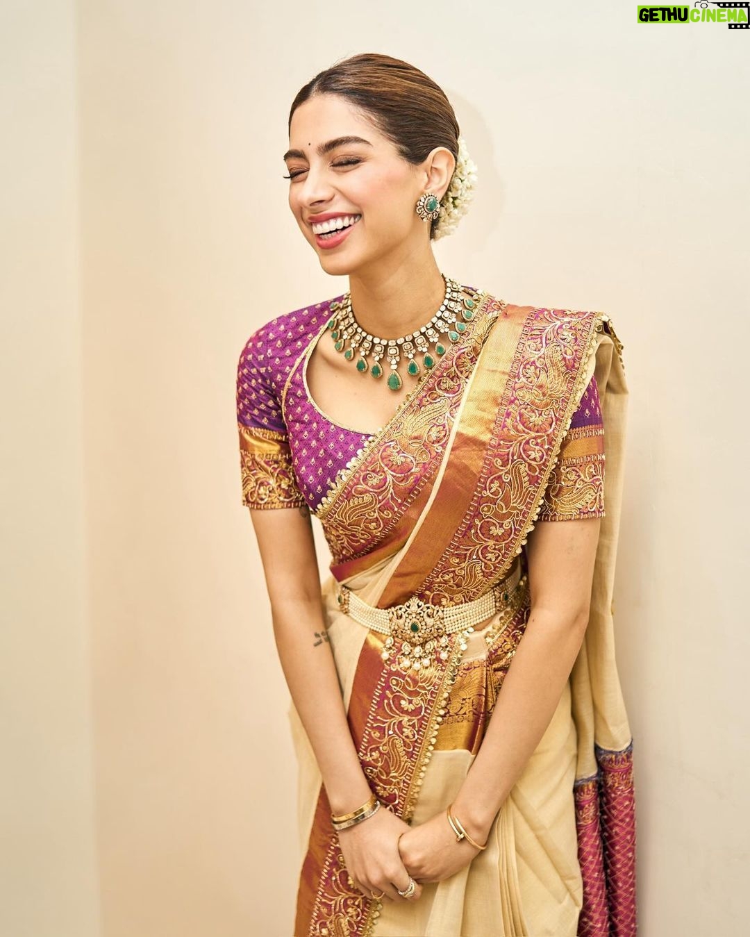 Khushi Kapoor - 347.1K Likes - 🤍💐