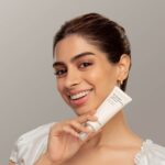 Khushi Kapoor Instagram - Becoming the “Face” of “The Face Shop” feels like coming home 💫 As a self-care enthusiast, diving into Korean skincare and clean beauty with @thefaceshopindia_official felt like the right thing to do and I’m beyond happy to be a part of their family 🏡 Meet my first love from their skincare range: The multi-tasking Therapy Vegan Moisturizing Sun Serum 🥰  It’s my go-to, whether I’m chilling at home, on set, or out shopping! Needless to say that the formula is so lightweight, non-sticky and brightening, that its everything and more to go BIG on protection from UV rays ☀️☀️  Can’t wait to take you through all my skincare essentials with The Face Shop 🤗 and for you to shower love on all of them ❤️ #KhushiKapoorXTheFaceShop #TheFaceShopIndia #GlowHamesha #GoBigOnSPF