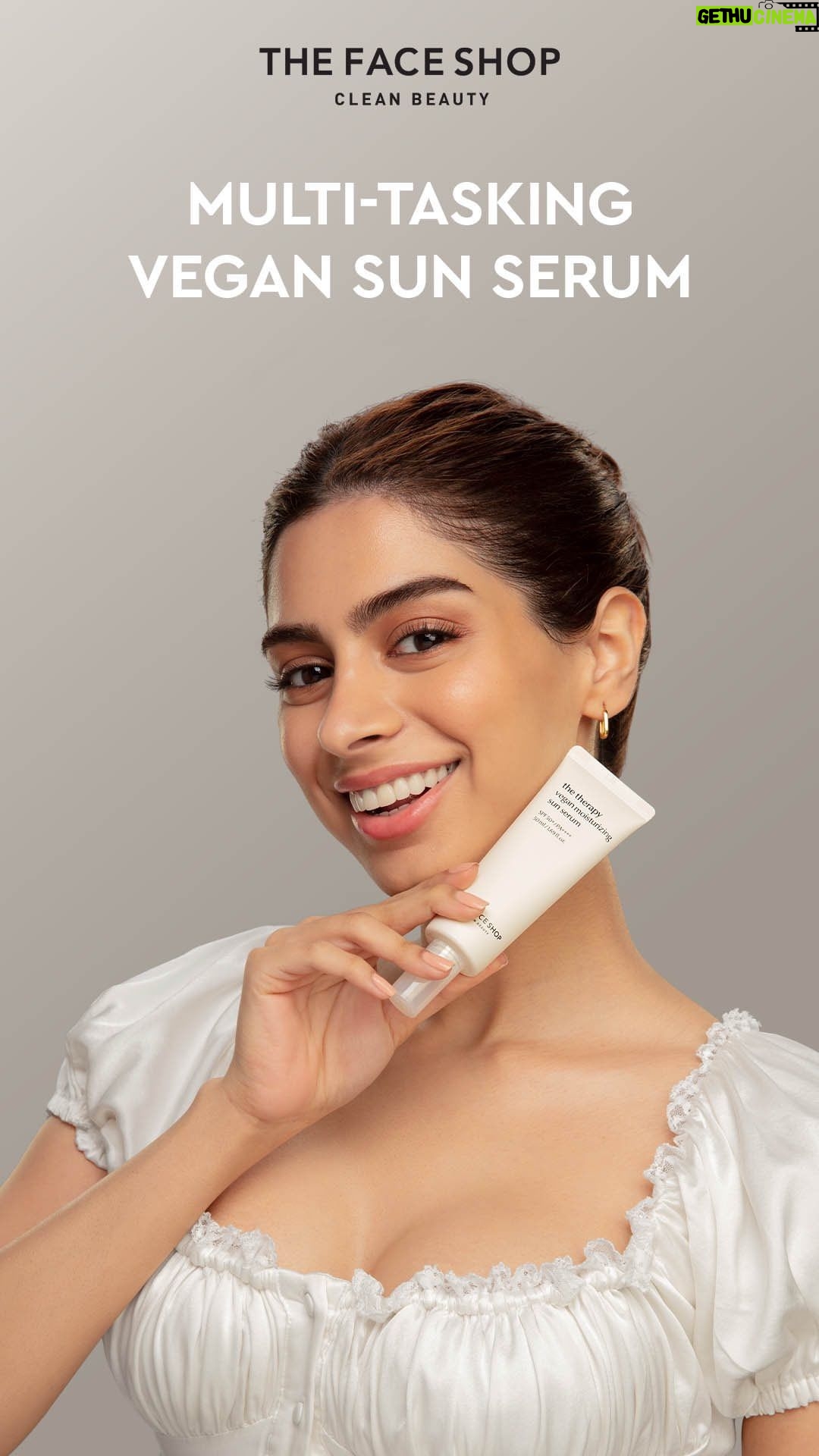 Khushi Kapoor Instagram - Becoming the “Face” of “The Face Shop” feels like coming home 💫 As a self-care enthusiast, diving into Korean skincare and clean beauty with @thefaceshopindia_official felt like the right thing to do and I’m beyond happy to be a part of their family 🏡 Meet my first love from their skincare range: The multi-tasking Therapy Vegan Moisturizing Sun Serum 🥰 It’s my go-to, whether I’m chilling at home, on set, or out shopping! Needless to say that the formula is so lightweight, non-sticky and brightening, that its everything and more to go BIG on protection from UV rays ☀️☀️ Can’t wait to take you through all my skincare essentials with The Face Shop 🤗 and for you to shower love on all of them ❤️ #KhushiKapoorXTheFaceShop #TheFaceShopIndia #GlowHamesha #GoBigOnSPF