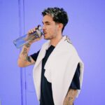 Kian Lawley Instagram – don’t forget to drink ur water 💦