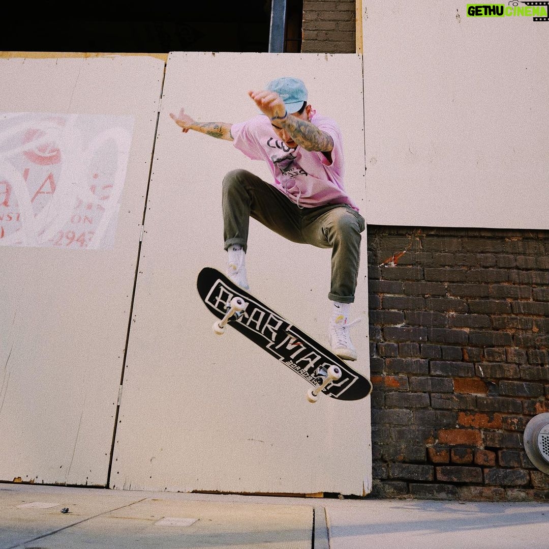 Kian Lawley Instagram - i have the highest ollie & cleanest pop-shov in LA 🥶 (don’t look at the last photo, it will haunt u 👻)