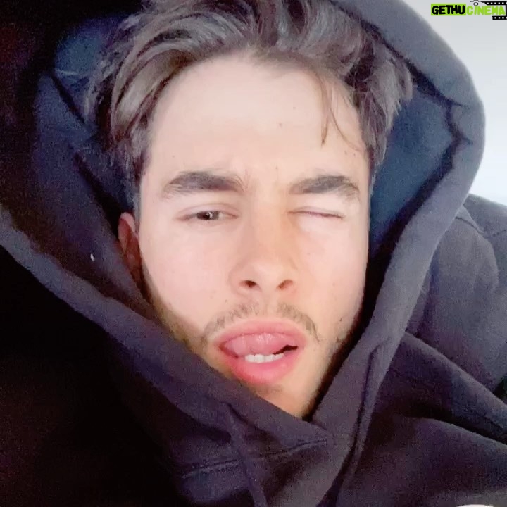 Kian Lawley Instagram - face challenge 😄😁😊😉🙁🧐