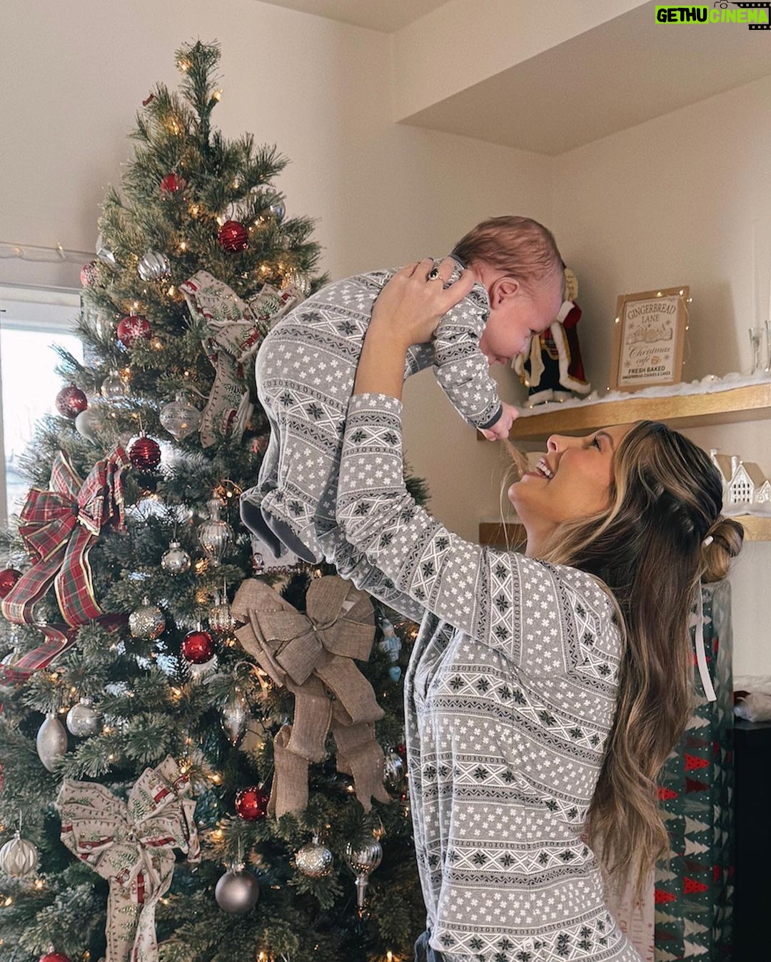 Kian Lawley Instagram - Our first family Christmas! 🎄✨🤍