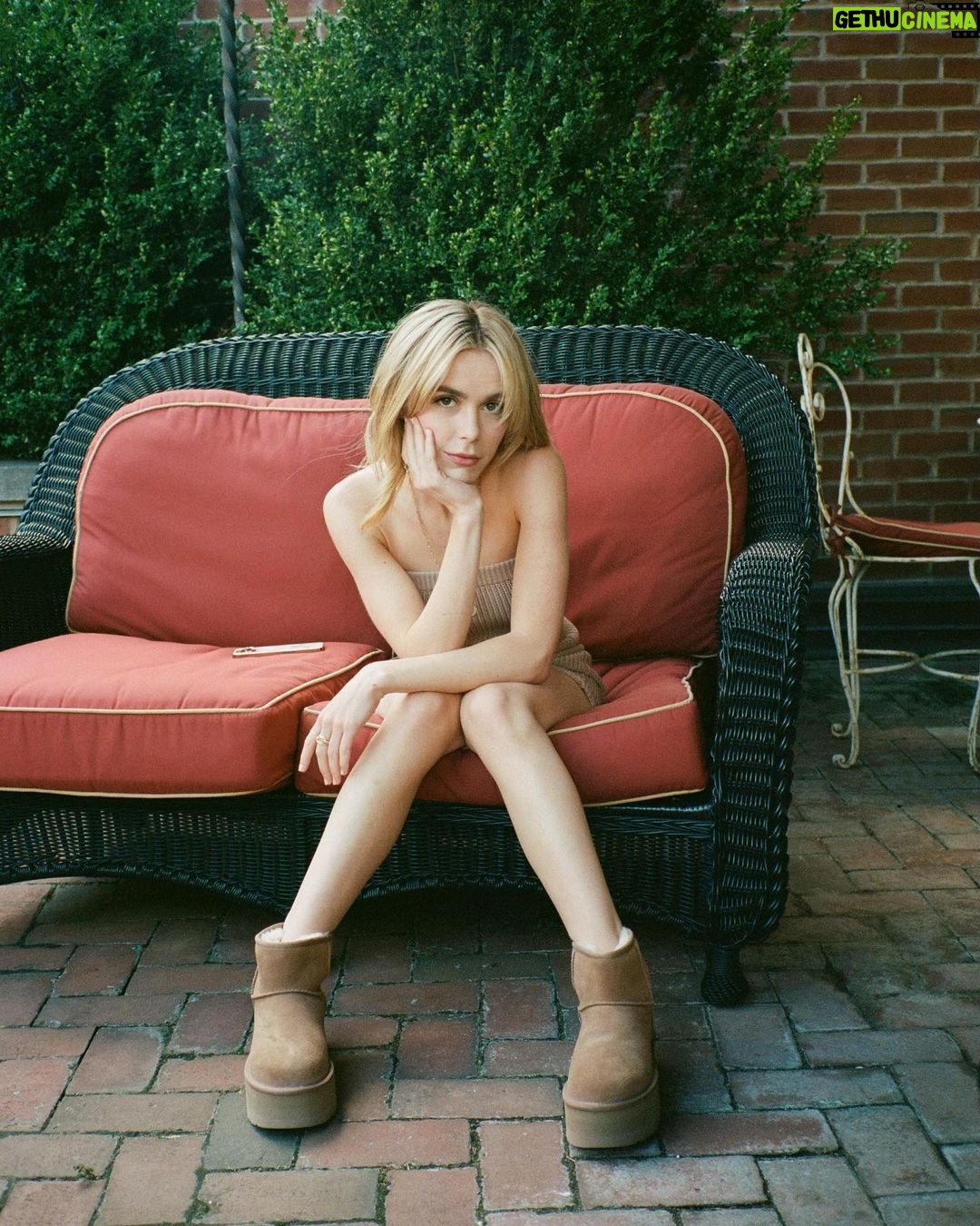 Kiernan Shipka Instagram - It’s starting to feel like fall…😈 #uggseason