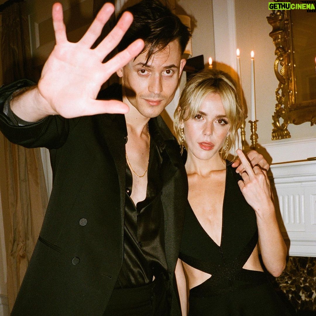 Kiernan Shipka Instagram - happy birthday, mystery man @ccopp
