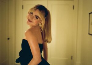 Kiernan Shipka Instagram - @diorbeauty a lovely night… 💋 #RougeDior