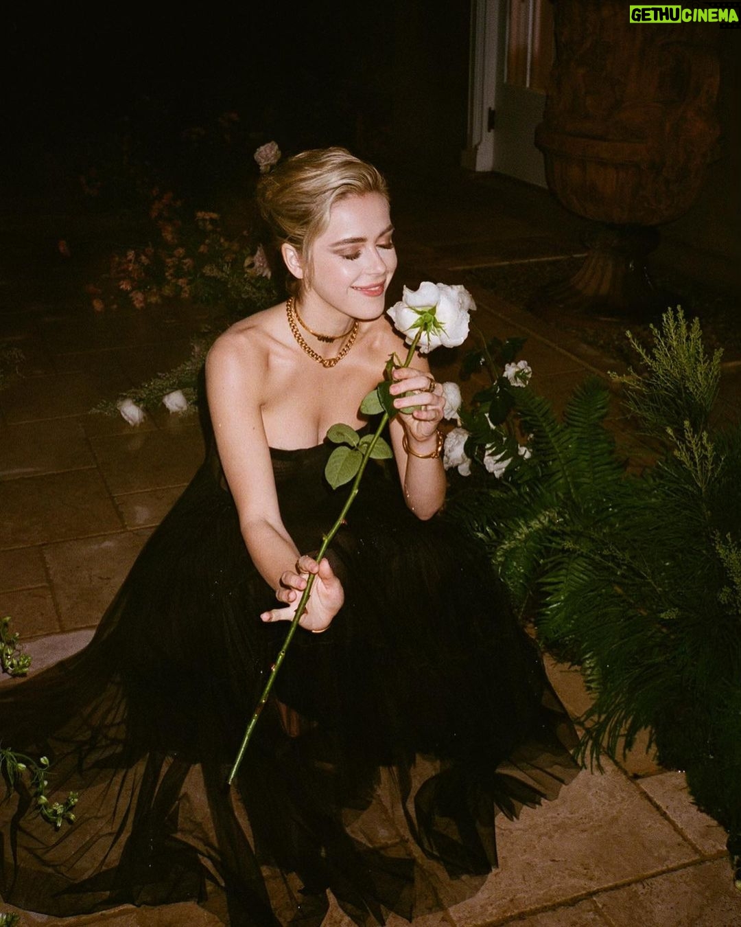 Kiernan Shipka Instagram - 🌹🌹🌹@dior @diorbeauty