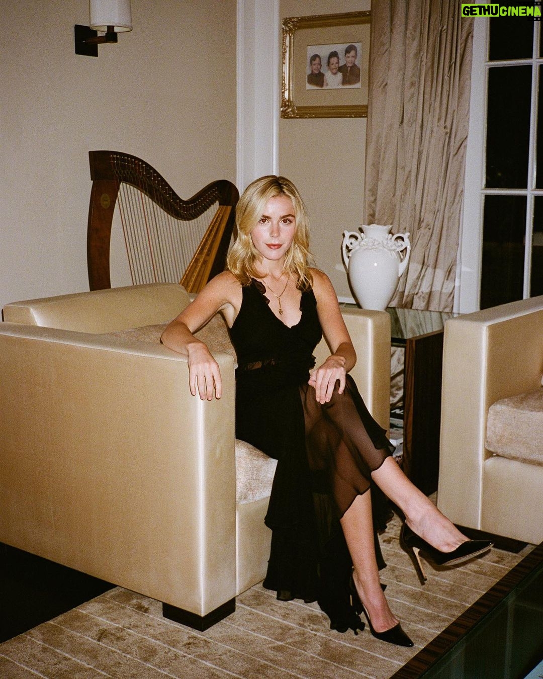 Kiernan Shipka Instagram - Let’s have a great work week.