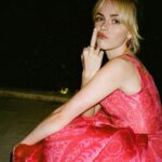Kiernan Shipka Instagram - think pink :)