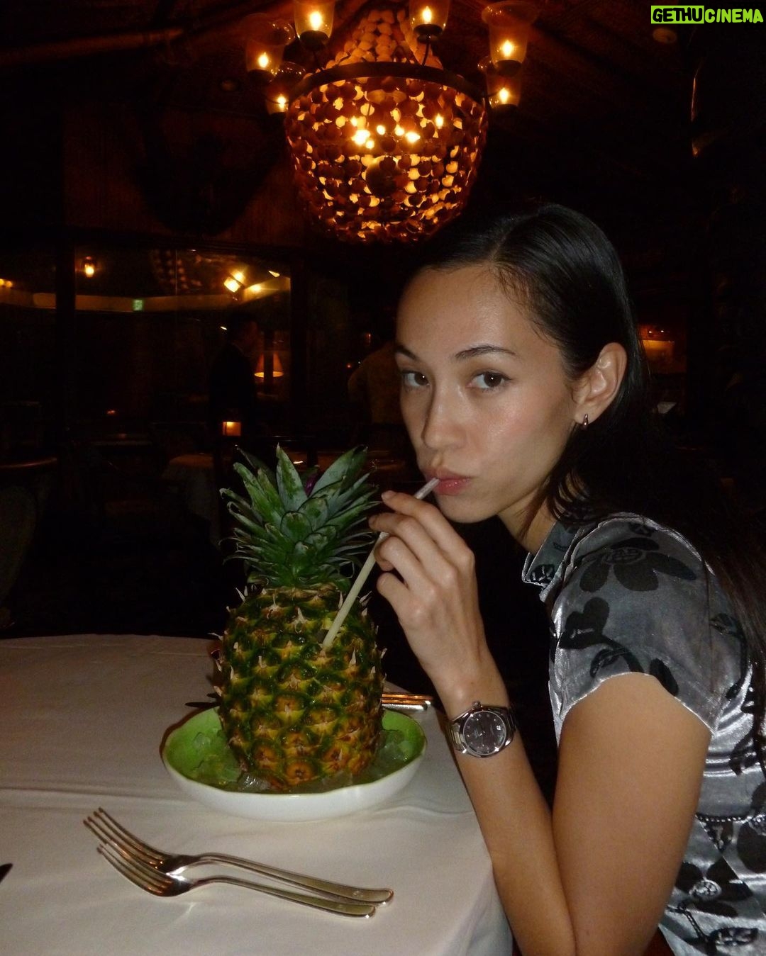 Kiko Mizuhara Instagram - Tropical Winter @omega 🍍🌺