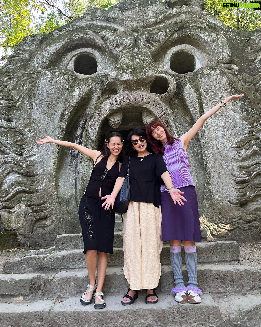 Kiko Mizuhara Instagram - Thank you for the beautiful birthday wishes! đ Took my family to Italy ( Roma & Firenze )this year to celebrate. We were all born in October! I share the same birthday as my mom! Her dream of seeing opera in Italy came true and we had a magical time together, feeling blessed. Thank you all! â€ïž ăăăăăźèȘçæ„ăç„ăăźèšèăăăăăšăăăăăŸăđđ»â€ïžä»ćčŽăŻćź¶æă§ă€ăżăȘăąăăăŒăăšăăŁăŹăłăă§ă«èĄăŁăŠăç„ăăăŸăăăç§ăăĄăŻç10æçăŸăă§ăćźăŻç§ăšæŻăŻćăèȘçæ„ăȘăźă§ăăæŻăźă€ăżăȘăąă§ăȘăă©ăèŠă怹ăć¶ăăçŽ æ”ăȘæ
ă«ăȘăăŸăăâ€ïž ăŸăæ„ćčŽăçŽ æ”ăȘæ
ăćșæ„ăŸăæ§ă«đ§đ»ââïžđ« Roma, Italia