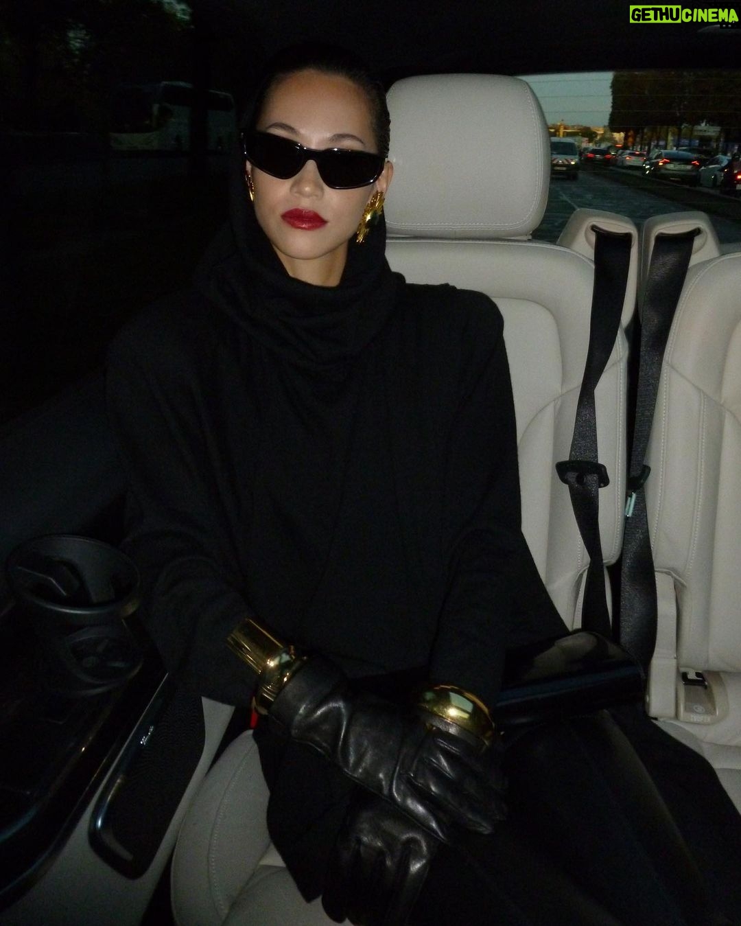 Kiko Mizuhara Instagram - Superbe! @ysl @anthonyvaccarello 🥀 Glam @dogi_ @marcelogutierrez @kalle_eklund ❤️ Paris, France